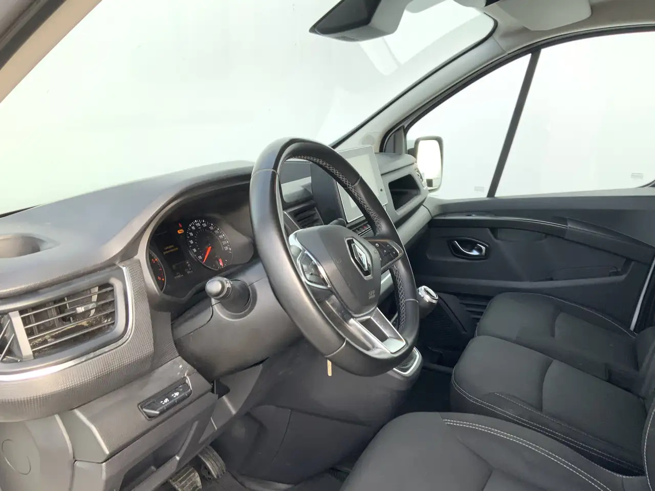 Renault Trafic 2.0 dCi 130 T30 L2H1 Work Edition Airco Cruise Nav - Furgon: slika 5 Renault Trafic 2.0 dCi 130 T30 L2H1 Work Edition Airco Cruise Nav - Furgon: slika 5