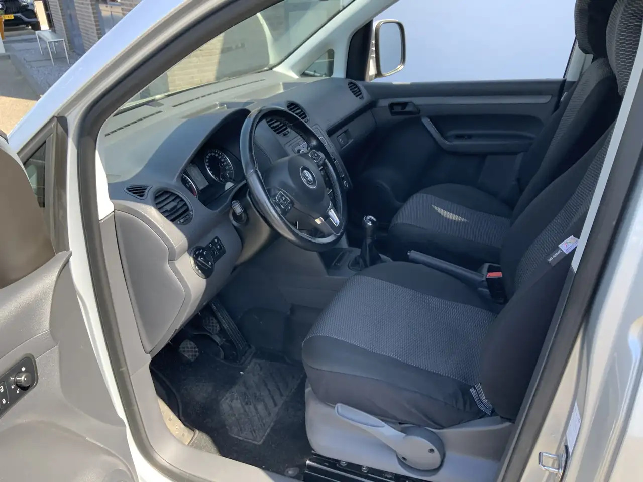 Volkswagen Caddy 1.6 TDI Airco Imperiaal Trekhaak 1400 kg navi Crui - Mali kombi: slika 4 Volkswagen Caddy 1.6 TDI Airco Imperiaal Trekhaak 1400 kg navi Crui - Mali kombi: slika 4