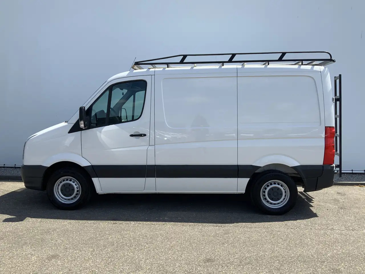 Volkswagen Crafter 35 2.0 TDI L1H1 Airco Cruise 3 Zits Trekhaak 2000 - Furgon: slika 3 Volkswagen Crafter 35 2.0 TDI L1H1 Airco Cruise 3 Zits Trekhaak 2000 - Furgon: slika 3