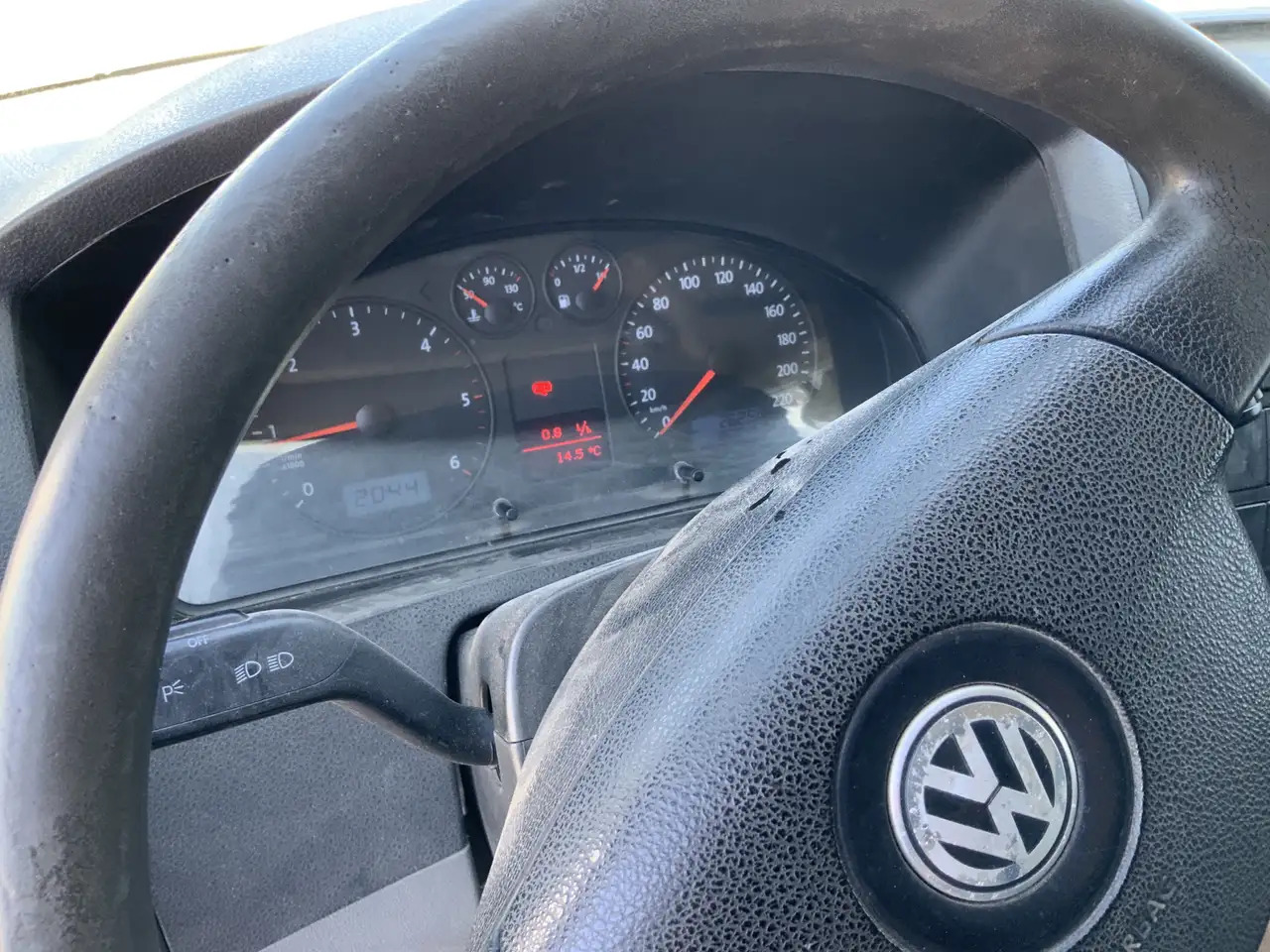 Volkswagen T5 Transporter 1.9 TDI 340 MHD (Versnellingsbak Defekt !!)Airco 3 - Furgon: slika 4 Volkswagen T5 Transporter 1.9 TDI 340 MHD (Versnellingsbak Defekt !!)Airco 3 - Furgon: slika 4