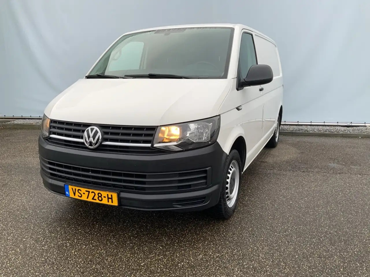 Volkswagen T6 Transporter 2.0 TDI L1H1 Comfortline Airco Navi Trekhaak 2200 - Furgon: slika 1 Volkswagen T6 Transporter 2.0 TDI L1H1 Comfortline Airco Navi Trekhaak 2200 - Furgon: slika 1