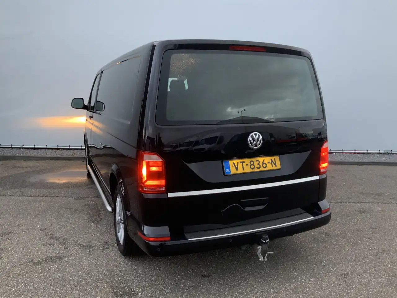 Volkswagen T6 Transporter 2.0 TDI L2H2 Highline Automaat Airco Cruise Navi A - Furgon: slika 2 Volkswagen T6 Transporter 2.0 TDI L2H2 Highline Automaat Airco Cruise Navi A - Furgon: slika 2