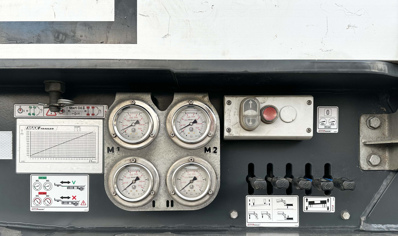 Faymonville MAX Trailer 3-Achs-Tiefbett mit Pendelachsen - Niska poluprikolica za prevoz: slika 3 Faymonville MAX Trailer 3-Achs-Tiefbett mit Pendelachsen - Niska poluprikolica za prevoz: slika 3