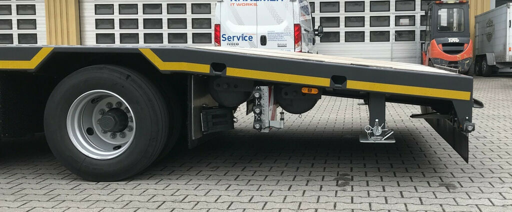 Meusburger 3-Achs-Semi-Satteltieflader Roadrunner Industrie - Niska poluprikolica za prevoz: slika 3 Meusburger 3-Achs-Semi-Satteltieflader Roadrunner Industrie - Niska poluprikolica za prevoz: slika 3