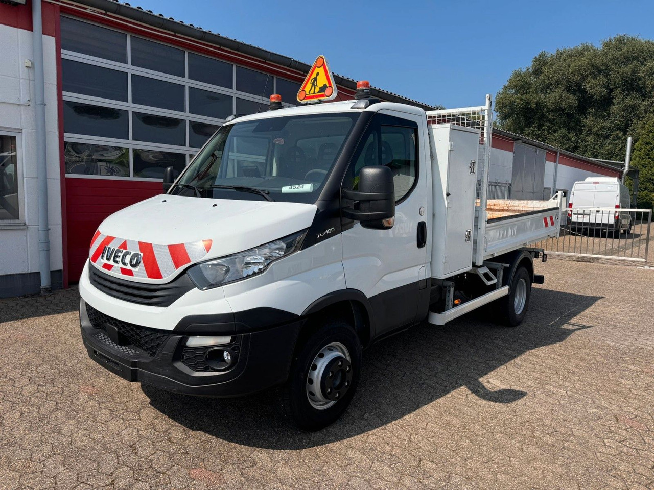 Iveco 70C18 Kipper 3625 kg Nutzlast! Klima EURO 6C - Dostavno vozilo istovarivač: slika 1 Iveco 70C18 Kipper 3625 kg Nutzlast! Klima EURO 6C - Dostavno vozilo istovarivač: slika 1