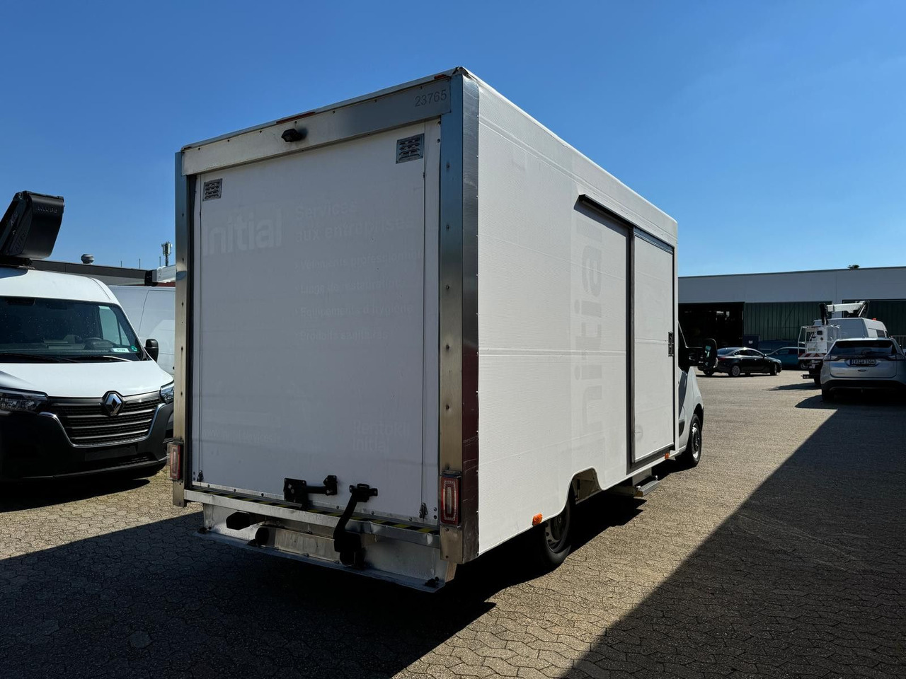 Renault Master Koffer mit Auffahrrampe 1200kg Nutzlast - Dostavno vozilo sa zatvorenim sandukom: slika 4 Renault Master Koffer mit Auffahrrampe 1200kg Nutzlast - Dostavno vozilo sa zatvorenim sandukom: slika 4
