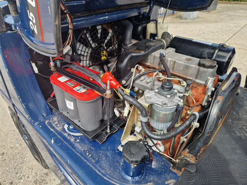 Caterpillar DP25K met breed vorkenbord - Dizel viljuškar: slika 5 Caterpillar DP25K met breed vorkenbord - Dizel viljuškar: slika 5