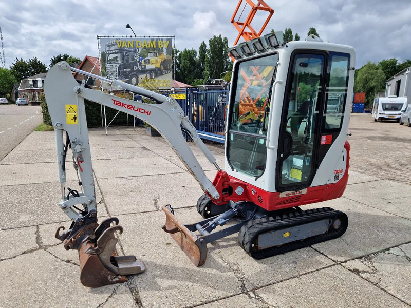 Takeuchi TB216 met 2089 uur - Mini bager: slika 1 Takeuchi TB216 met 2089 uur - Mini bager: slika 1