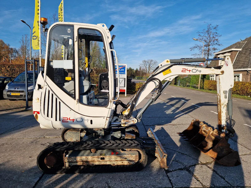 WACKER NEUSON 2404RD kan op een helling draaien - Mini bager: slika 3 WACKER NEUSON 2404RD kan op een helling draaien - Mini bager: slika 3