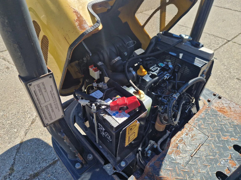 Yanmar C12R-B 3-zijdig kiepend - Kiper: slika 5 Yanmar C12R-B 3-zijdig kiepend - Kiper: slika 5