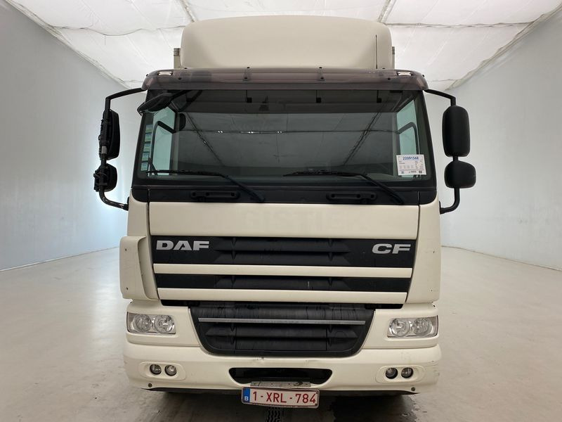 DAF CF65.250 - Kamion sa zatvorenim sandukom: slika 2 DAF CF65.250 - Kamion sa zatvorenim sandukom: slika 2