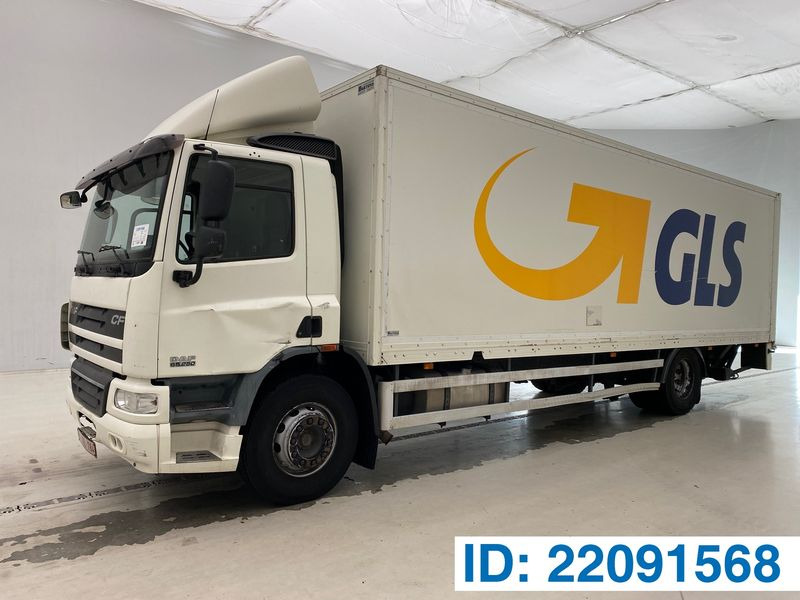 DAF CF65.250 - Kamion sa zatvorenim sandukom: slika 1 DAF CF65.250 - Kamion sa zatvorenim sandukom: slika 1