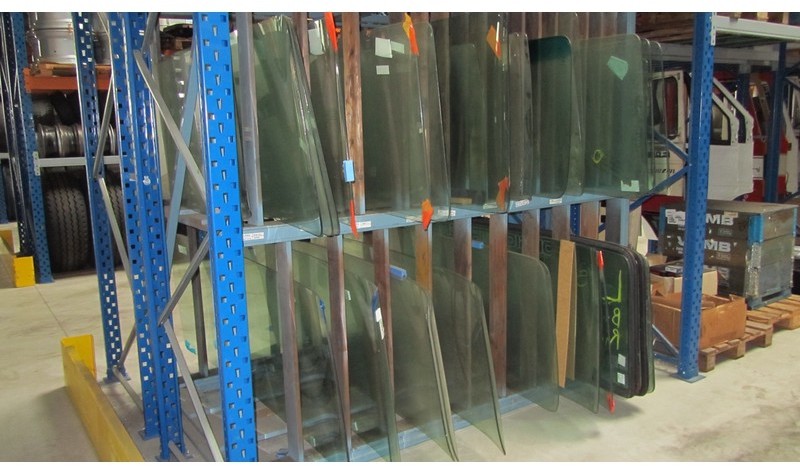 Diversen Voorruiten - Vetrobransko staklo za Kamion: slika 1 Diversen Voorruiten - Vetrobransko staklo za Kamion: slika 1