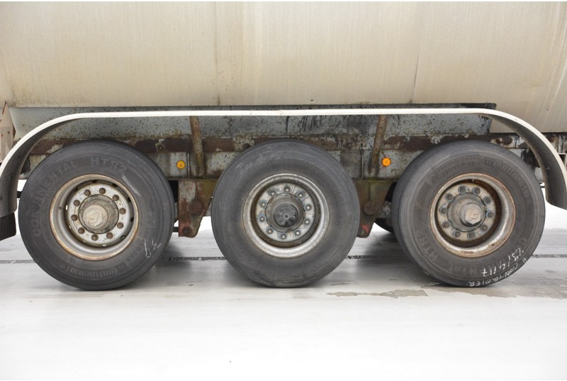Fruehauf Bitumen tank trailer - Poluprikolica cisterna: slika 4 Fruehauf Bitumen tank trailer - Poluprikolica cisterna: slika 4