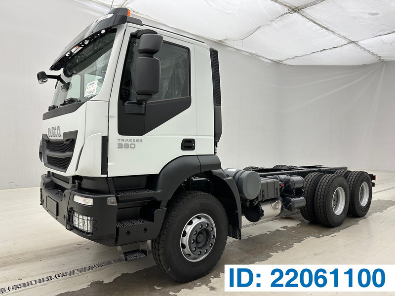 Iveco Trakker 380 - 6x4 - Kamion sa golom šasijom i zatvorenom kabinom: slika 1 Iveco Trakker 380 - 6x4 - Kamion sa golom šasijom i zatvorenom kabinom: slika 1
