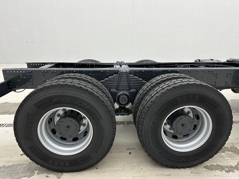 Iveco Trakker 380 - 6x4 - Kamion sa golom šasijom i zatvorenom kabinom: slika 5 Iveco Trakker 380 - 6x4 - Kamion sa golom šasijom i zatvorenom kabinom: slika 5