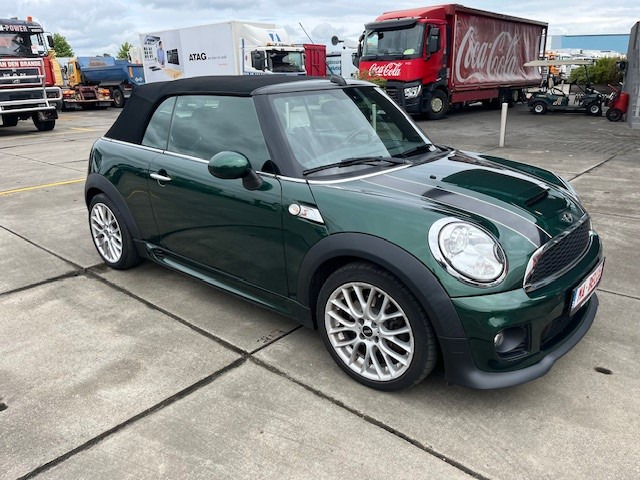 MINI Cooper S Cabrio JOHN COOPER WORKS - Automobil: slika 3 MINI Cooper S Cabrio JOHN COOPER WORKS - Automobil: slika 3
