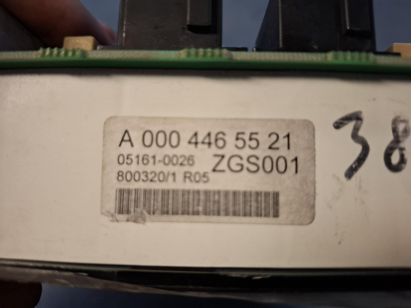 Mercedes-Benz A0004465521 Toerenteller A0004465521 - Komandna tabla za Kamion: slika 4 Mercedes-Benz A0004465521 Toerenteller A0004465521 - Komandna tabla za Kamion: slika 4