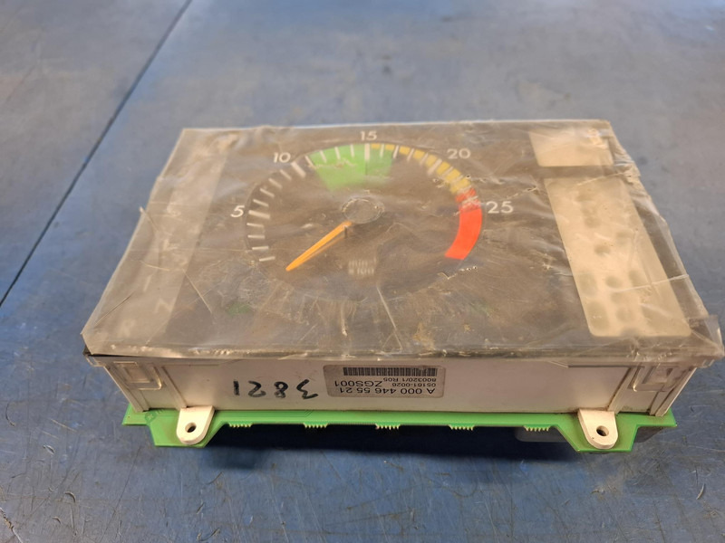 Mercedes-Benz A0004465521 Toerenteller A0004465521 - Komandna tabla za Kamion: slika 2 Mercedes-Benz A0004465521 Toerenteller A0004465521 - Komandna tabla za Kamion: slika 2