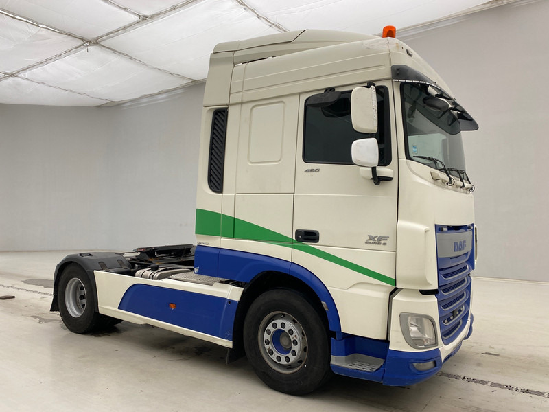 DAF XF 460 Space Cab - Tegljač: slika 3 DAF XF 460 Space Cab - Tegljač: slika 3