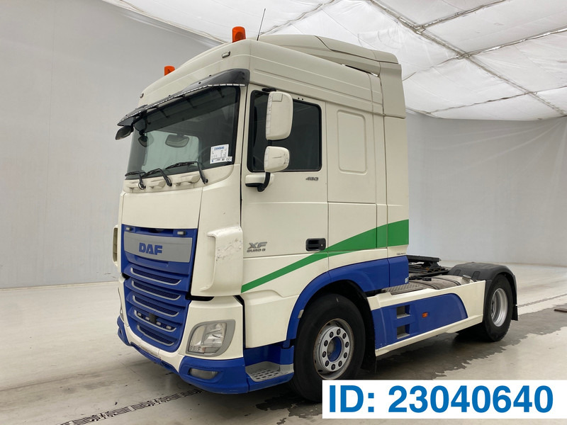 DAF XF 460 Space Cab - Tegljač: slika 1 DAF XF 460 Space Cab - Tegljač: slika 1