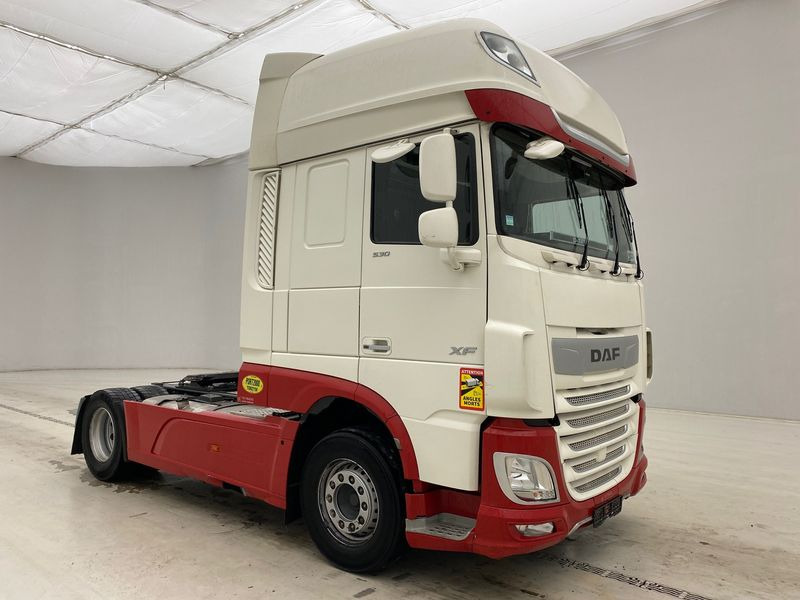 DAF XF105.530 Super Space Cab - Tegljač: slika 3 DAF XF105.530 Super Space Cab - Tegljač: slika 3