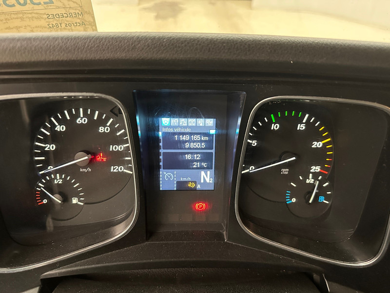 Tegljač Mercedes-Benz Actros 1842: slika 12 Tegljač Mercedes-Benz Actros 1842: slika 12