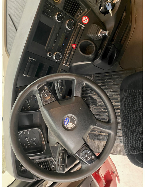 Tegljač Mercedes-Benz Actros 1942: slika 10 Tegljač Mercedes-Benz Actros 1942: slika 10