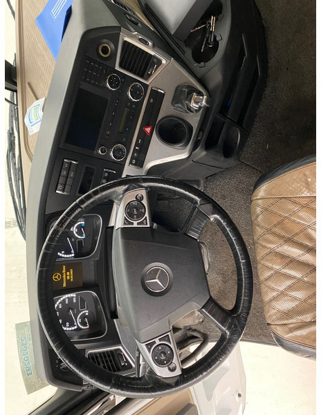 Tegljač Mercedes-Benz Actros 1942: slika 8