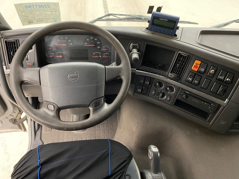 Tegljač Volvo FMX 460 - 6x4 - ADR: slika 10