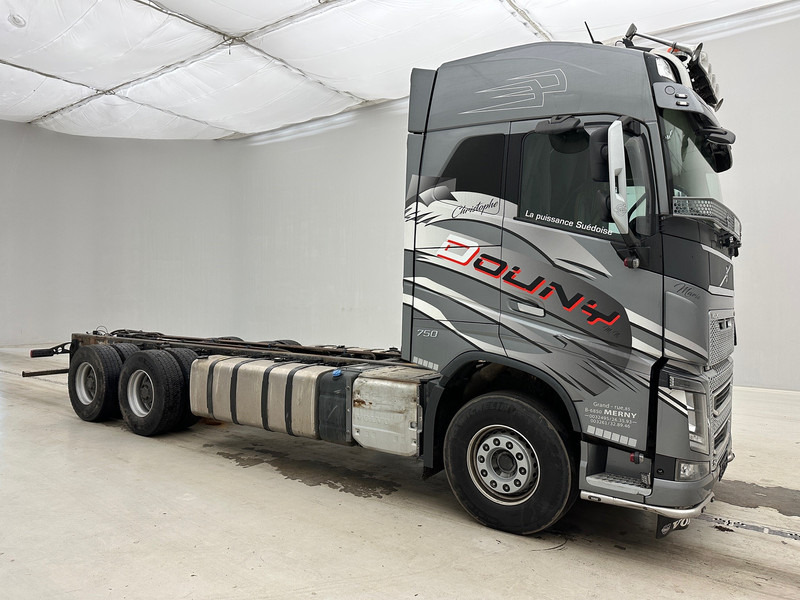 Volvo FH 750 - 6x4 - Kamion sa golom šasijom i zatvorenom kabinom: slika 3 Volvo FH 750 - 6x4 - Kamion sa golom šasijom i zatvorenom kabinom: slika 3