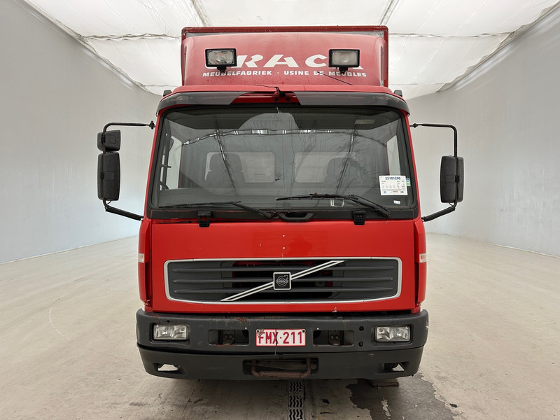 Volvo FL 220 - Kamion sa zatvorenim sandukom: slika 2 Volvo FL 220 - Kamion sa zatvorenim sandukom: slika 2