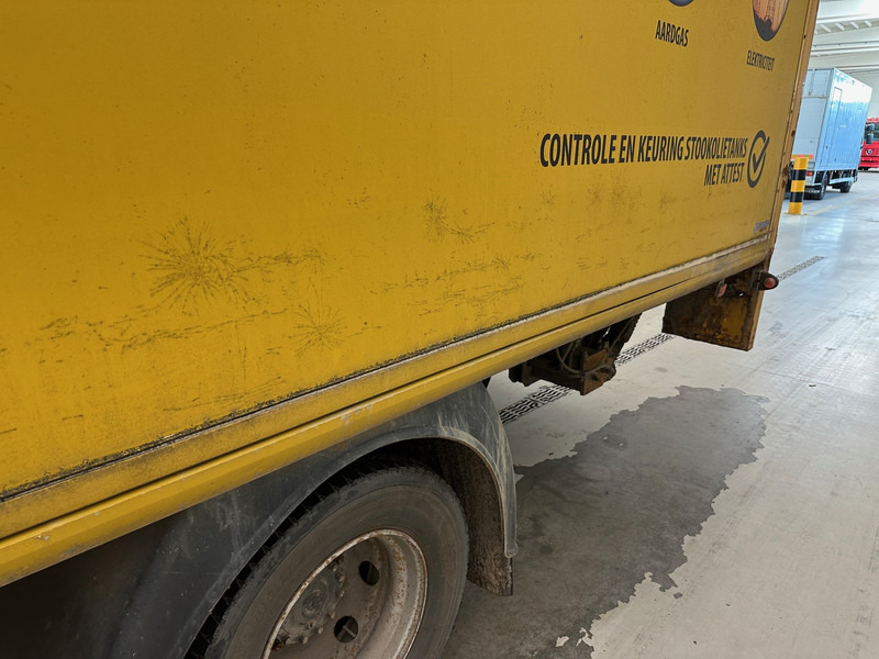 Kamion sa zatvorenim sandukom Volvo FL 240: slika 12