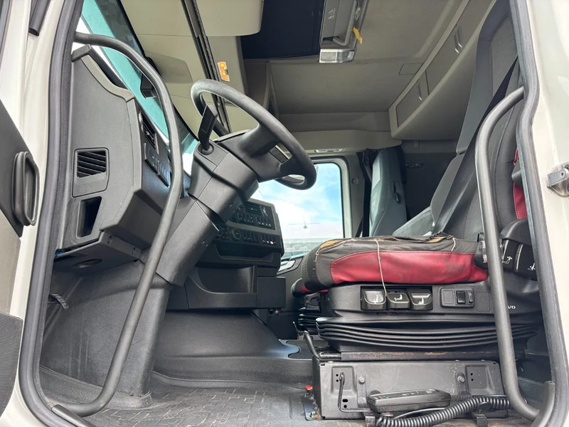 Volvo FH 500 6X2 Euro 6 - Kamion sa golom šasijom i zatvorenom kabinom: slika 5 Volvo FH 500 6X2 Euro 6 - Kamion sa golom šasijom i zatvorenom kabinom: slika 5