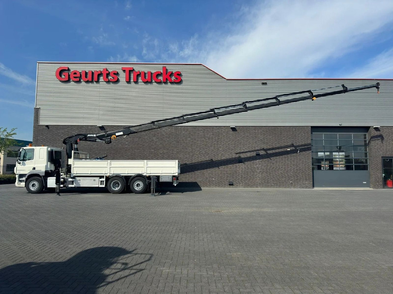 DAF CF 330 6X2 MKG HLK 341 SHP A8 KRAAN/KRAN/CANE/GR - Kamion sa dizalicom: slika 4 DAF CF 330 6X2 MKG HLK 341 SHP A8 KRAAN/KRAN/CANE/GR - Kamion sa dizalicom: slika 4