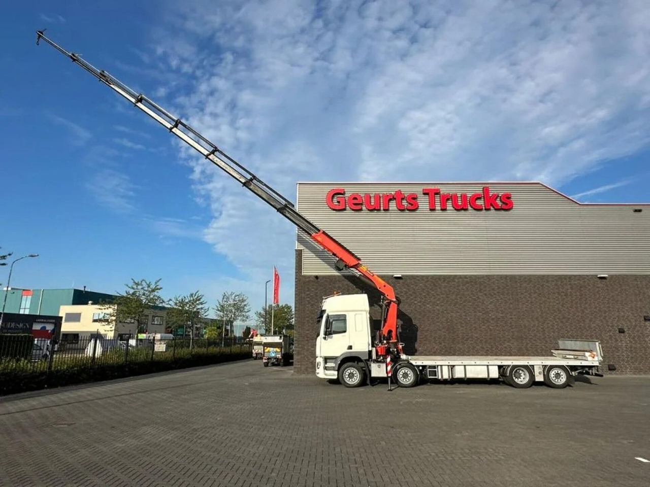 DAF CF 450 8X2 OPRIJWAGEN/MACHINE TRANSPORTER + PALF - Kamion sa dizalicom: slika 5 DAF CF 450 8X2 OPRIJWAGEN/MACHINE TRANSPORTER + PALF - Kamion sa dizalicom: slika 5