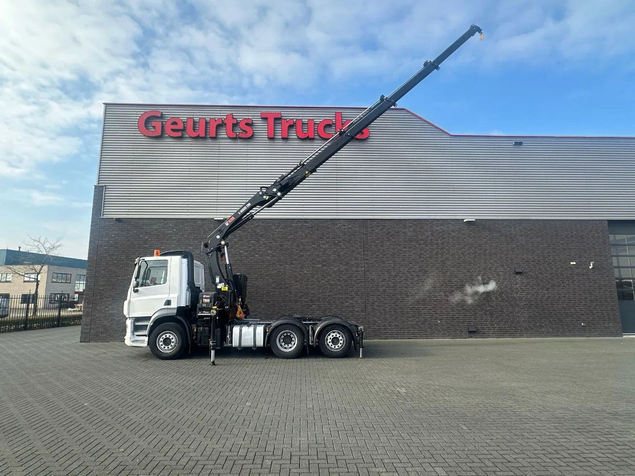 DAF CF 480 6X2 HIAB X-HIDUO 298 EP-4 KRAAN/KRAN/CRAN - Kamion sa dizalicom: slika 3 DAF CF 480 6X2 HIAB X-HIDUO 298 EP-4 KRAAN/KRAN/CRAN - Kamion sa dizalicom: slika 3