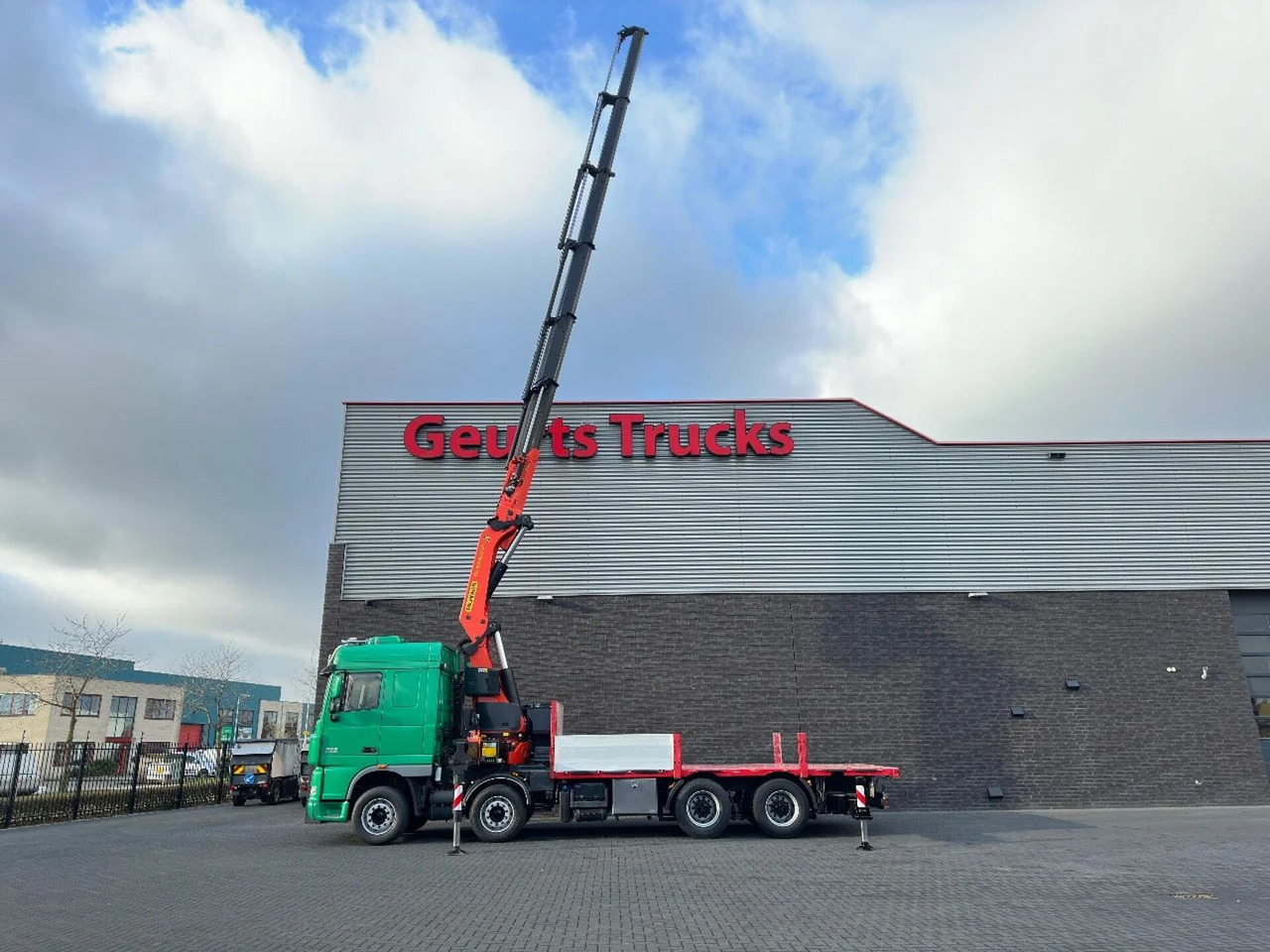 DAF XF 105.510 8X4 + PALFINGER PK 65002-SH E POWER L - Kamion sa dizalicom: slika 4 DAF XF 105.510 8X4 + PALFINGER PK 65002-SH E POWER L - Kamion sa dizalicom: slika 4