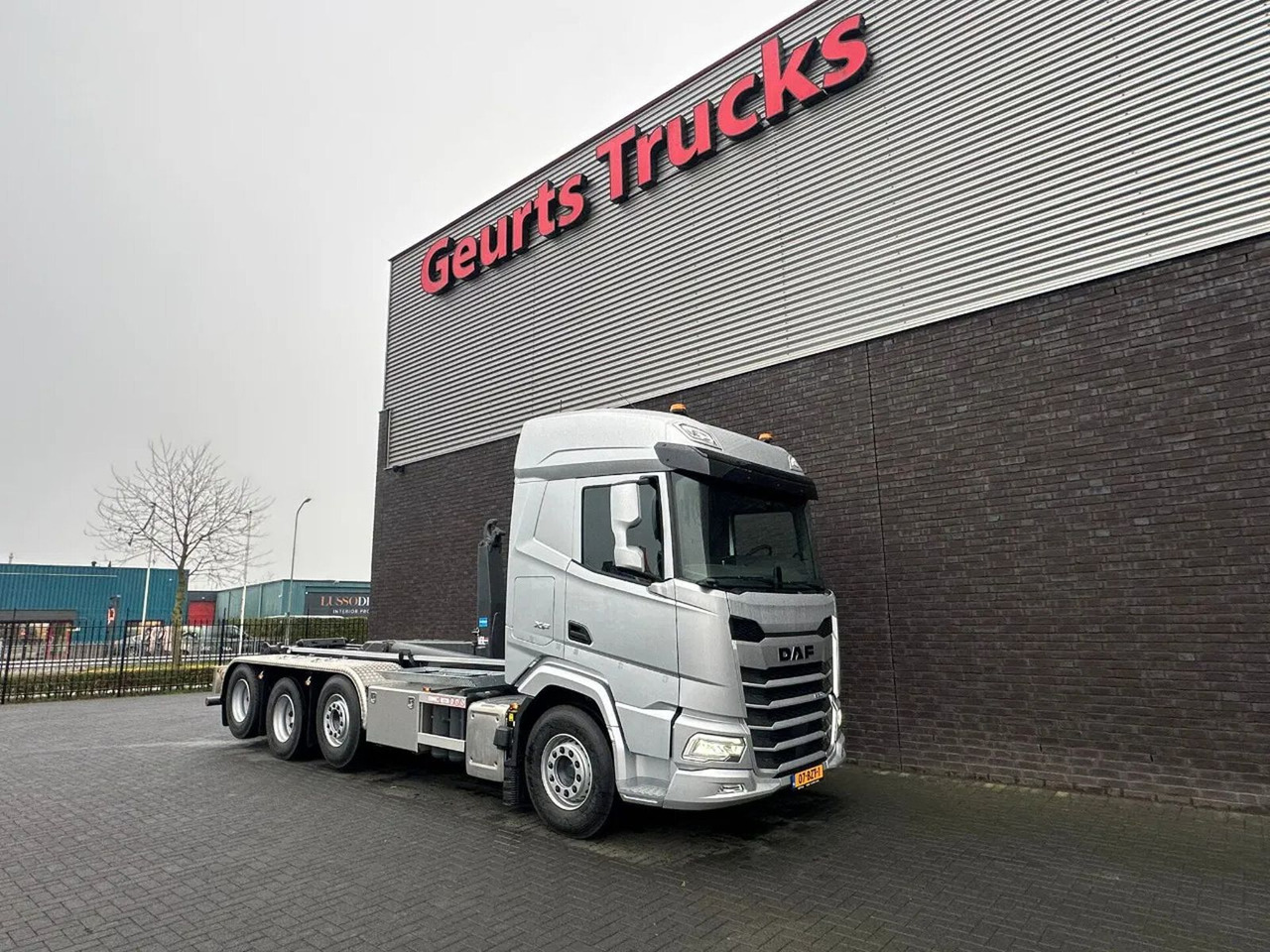 DAF XF 530 8X2 TRIPLE VDL S-30-6700 HAAKARMSYSTEEM/A - Kamion sa hidrauličnom kukom: slika 5 DAF XF 530 8X2 TRIPLE VDL S-30-6700 HAAKARMSYSTEEM/A - Kamion sa hidrauličnom kukom: slika 5