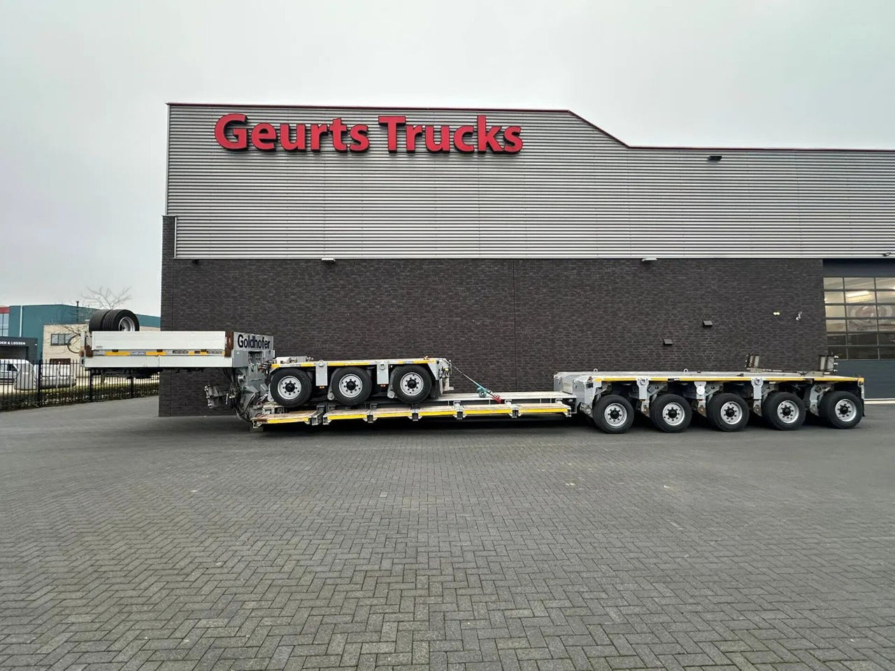 Goldhofer STHP/XLE 8 (3+5) LOWLOADER - Niska poluprikolica za prevoz: slika 1 Goldhofer STHP/XLE 8 (3+5) LOWLOADER - Niska poluprikolica za prevoz: slika 1