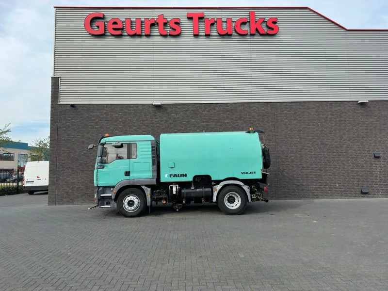 MAN TGM 18.240 4X2 + FAUN VIAJET 6R/HS SWEEPING TRUCK/ KEHRMASCHINE/VEEGWAGEN/FAHRBAHNREINIGER - Autočistilica: slika 1 MAN TGM 18.240 4X2 + FAUN VIAJET 6R/HS SWEEPING TRUCK/ KEHRMASCHINE/VEEGWAGEN/FAHRBAHNREINIGER - Autočistilica: slika 1