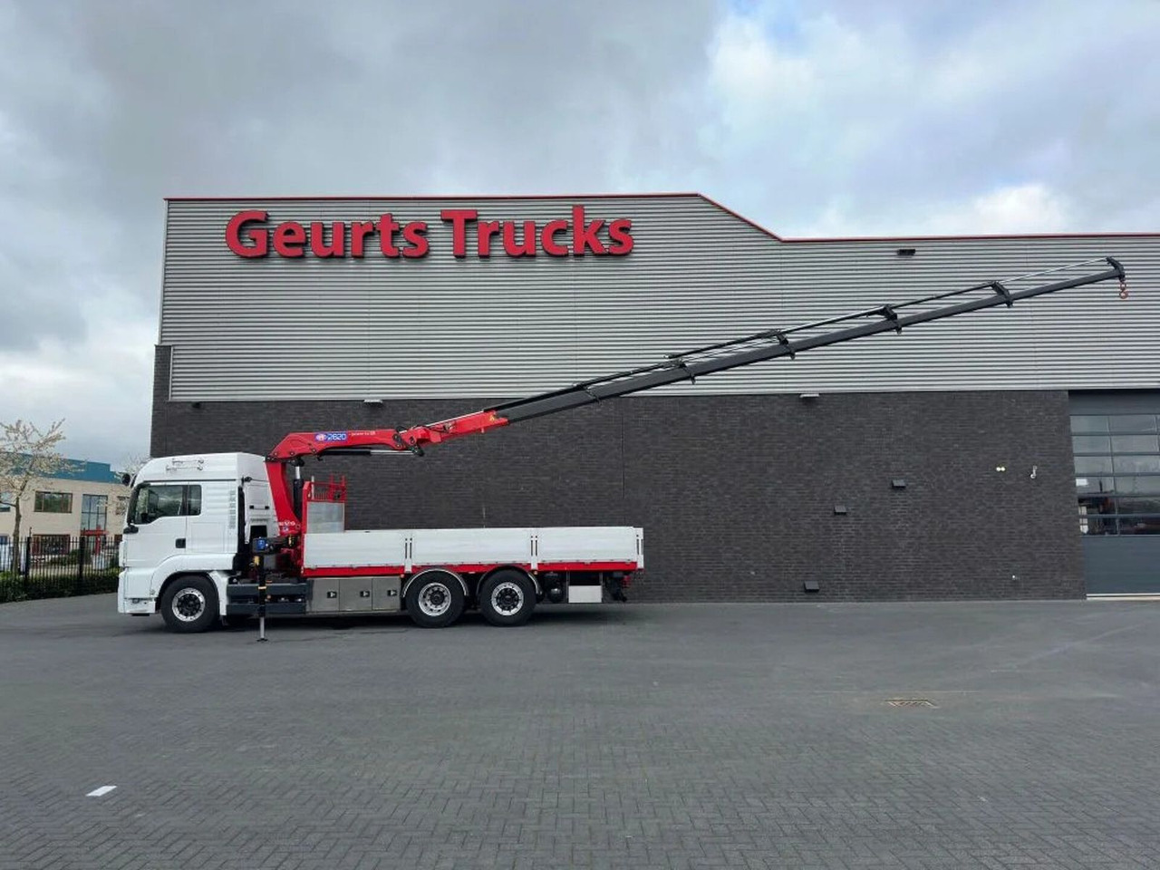 MAN TGS 26.500 6X2 + HMF 2820-K6 KRAAN/KAN/CRANE/GRU - Kamion sa dizalicom: slika 3 MAN TGS 26.500 6X2 + HMF 2820-K6 KRAAN/KAN/CRANE/GRU - Kamion sa dizalicom: slika 3