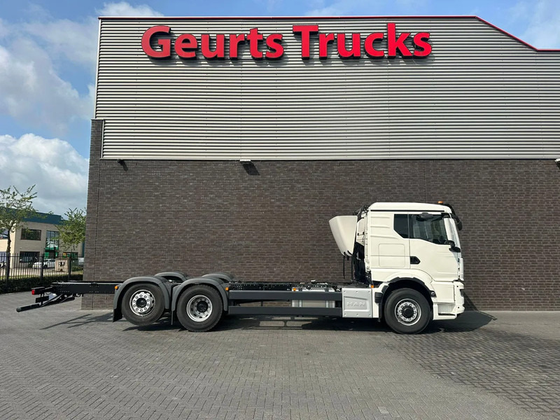 MAN TGS 26.520 6X2H-4 BL CH HYDRO DRIVE CHASSIS CABINE (NIEUW) - Kamion sa golom šasijom i zatvorenom kabinom: slika 4 MAN TGS 26.520 6X2H-4 BL CH HYDRO DRIVE CHASSIS CABINE (NIEUW) - Kamion sa golom šasijom i zatvorenom kabinom: slika 4