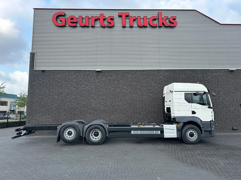 MAN TGS 26.520 6X2H-4 BL CH HYDRO DRIVE CHASSIS CABINE (NIEUW) - Kamion sa golom šasijom i zatvorenom kabinom: slika 4 MAN TGS 26.520 6X2H-4 BL CH HYDRO DRIVE CHASSIS CABINE (NIEUW) - Kamion sa golom šasijom i zatvorenom kabinom: slika 4
