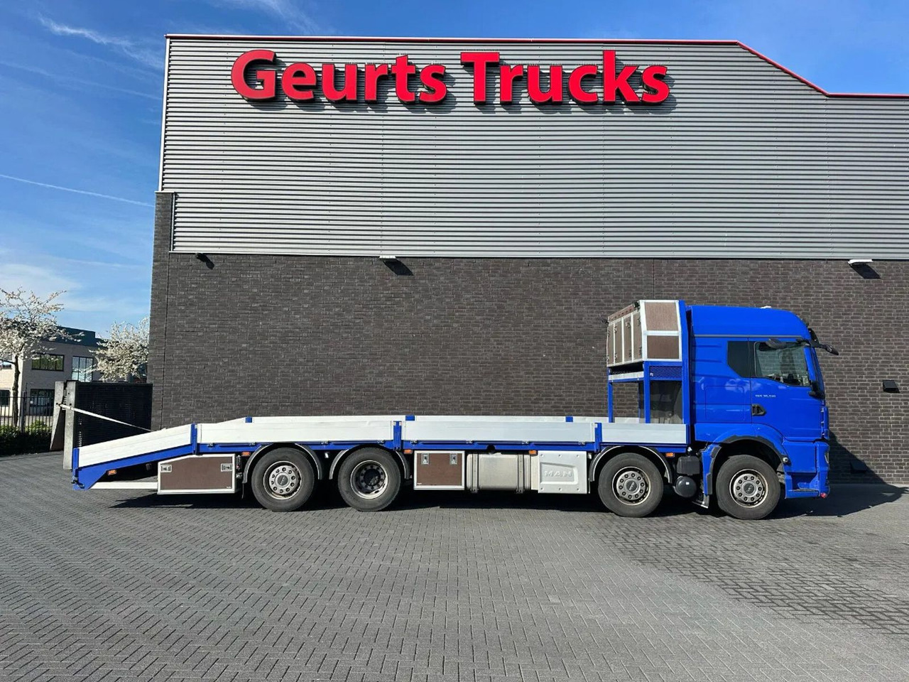 MAN TGS 35.510 8X2-6BL OPRIJWAGEN/MACHINE TRANSPORTE - Kamion za prevoz automobila: slika 4 MAN TGS 35.510 8X2-6BL OPRIJWAGEN/MACHINE TRANSPORTE - Kamion za prevoz automobila: slika 4