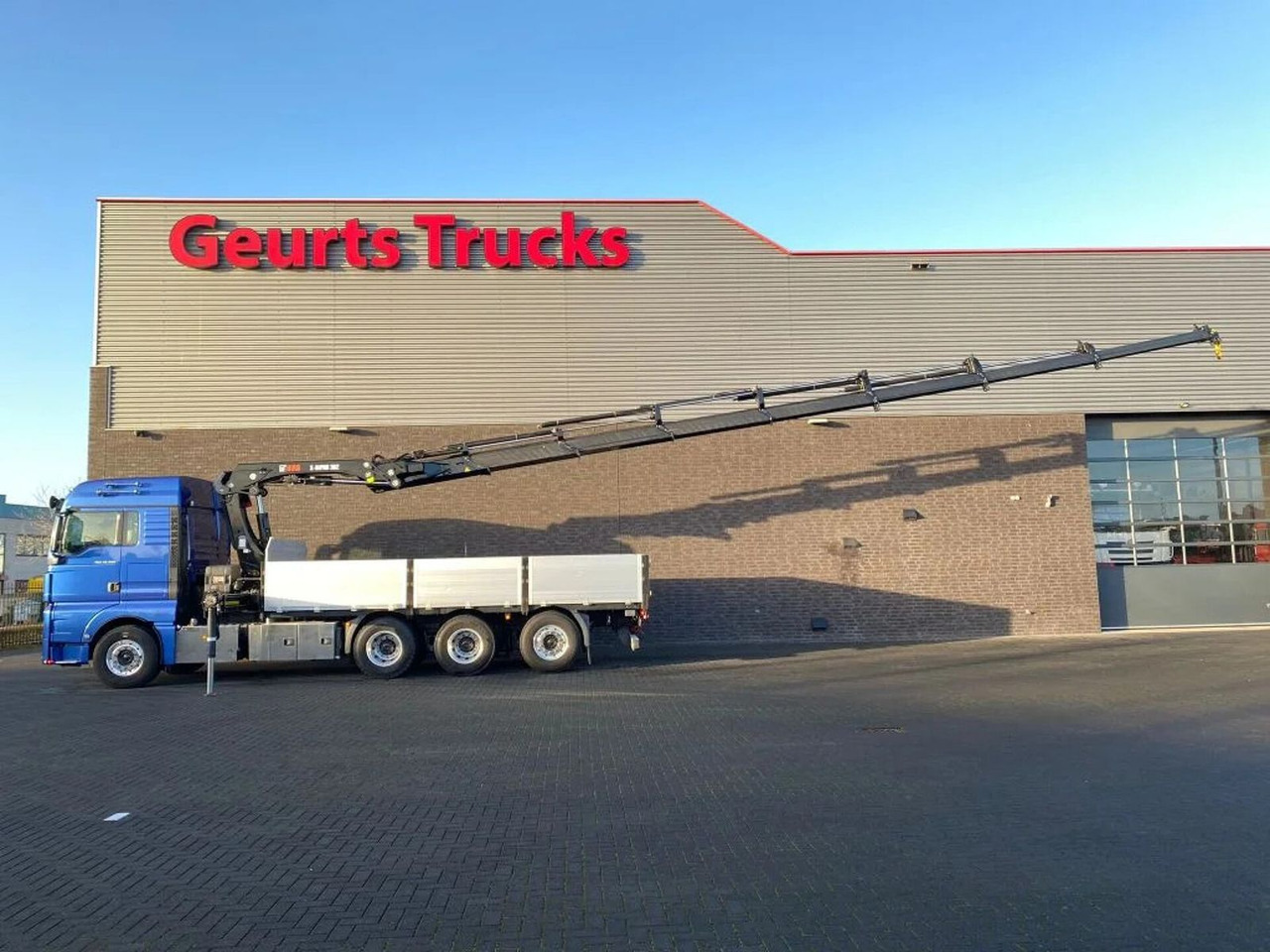 MAN TGX 35.500 8X4 TRIDEM + HIAB X-HIPRO 302 E-7 KRA - Kamion sa dizalicom: slika 2 MAN TGX 35.500 8X4 TRIDEM + HIAB X-HIPRO 302 E-7 KRA - Kamion sa dizalicom: slika 2