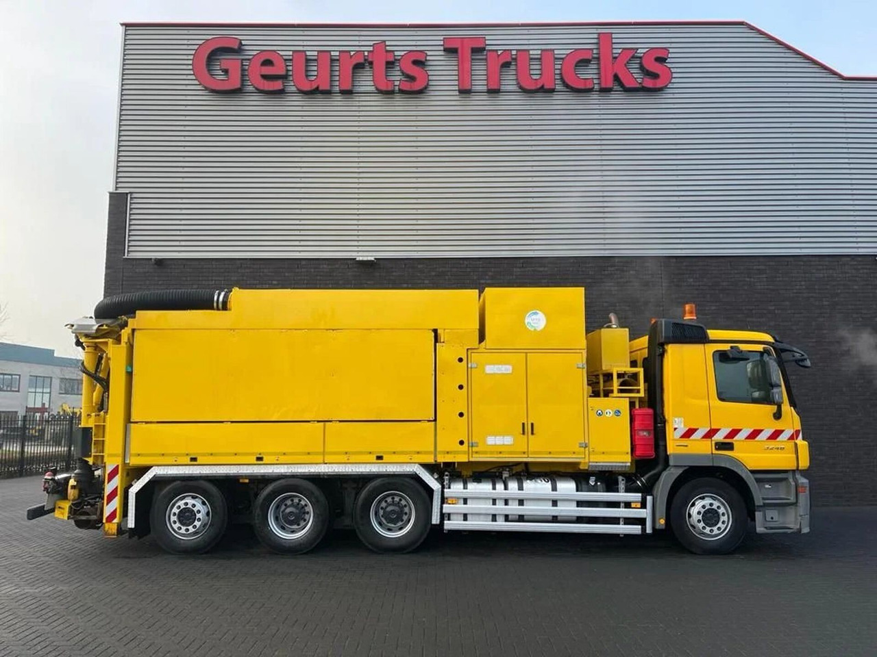 Mercedes-Benz Actros 3248 8X4 TRIDEM MTS DINO 12 SAUGBAGGER/SU - Vakuumska cisterna: slika 4 Mercedes-Benz Actros 3248 8X4 TRIDEM MTS DINO 12 SAUGBAGGER/SU - Vakuumska cisterna: slika 4