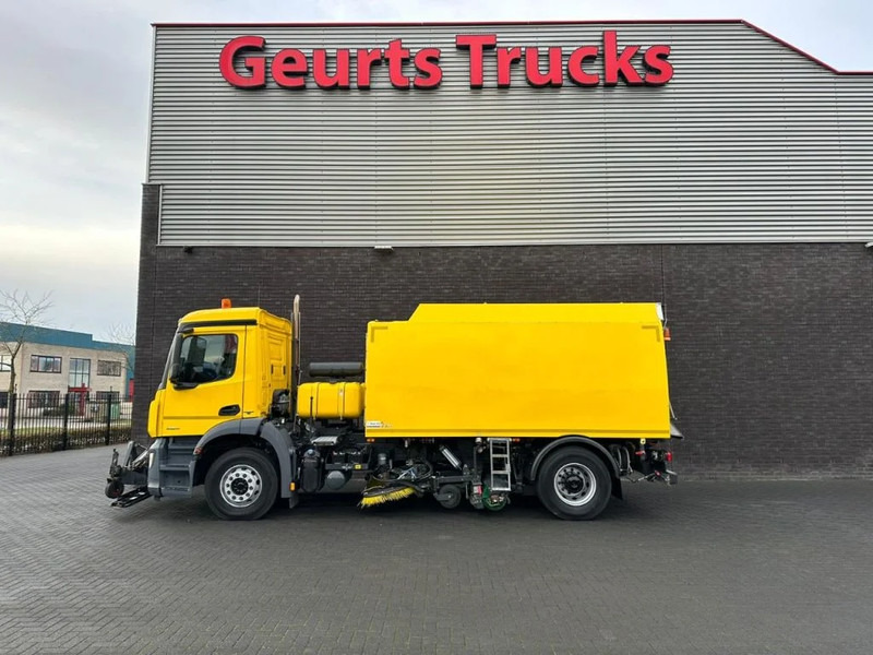 Mercedes-Benz Arocs 1824 4X2 BEAM A9000 SWEEPING TRUCK/ KEHRMASCHINE/VEEGWAGEN/FAHRBAHNREINIGER/AIRPORT CLEANER WITH MAGNET - Autočistilica: slika 1 Mercedes-Benz Arocs 1824 4X2 BEAM A9000 SWEEPING TRUCK/ KEHRMASCHINE/VEEGWAGEN/FAHRBAHNREINIGER/AIRPORT CLEANER WITH MAGNET - Autočistilica: slika 1