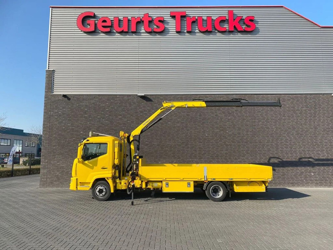 Renault D7.5 180 4X2 + PALFINGER PK 4200 KRAAN/KRAN/CRAN - Kamion sa dizalicom: slika 1 Renault D7.5 180 4X2 + PALFINGER PK 4200 KRAAN/KRAN/CRAN - Kamion sa dizalicom: slika 1