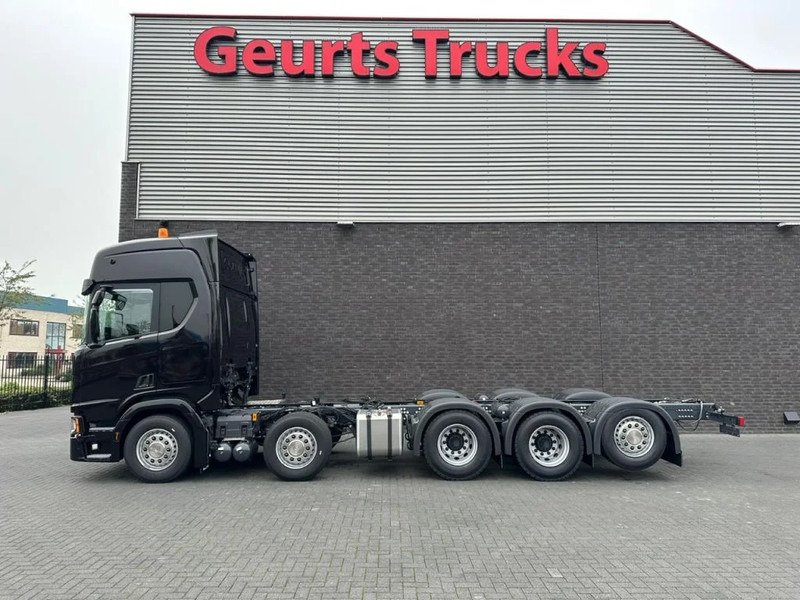 Scania R540 NGS 10X4 TRIDEM CHASSIS NIEUW/NEUE/NEW FULL OPTIONS 2X IN STOCK !!! - Kamion sa golom šasijom i zatvorenom kabinom: slika 1 Scania R540 NGS 10X4 TRIDEM CHASSIS NIEUW/NEUE/NEW FULL OPTIONS 2X IN STOCK !!! - Kamion sa golom šasijom i zatvorenom kabinom: slika 1